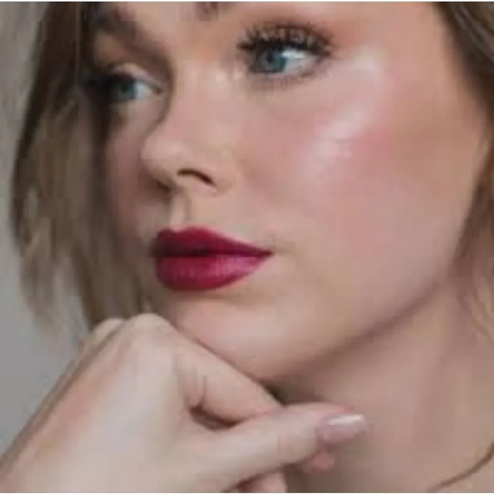 Bobbi Brown Luxe Matte Lip Color in Burnt   Cherry (Berry Red)